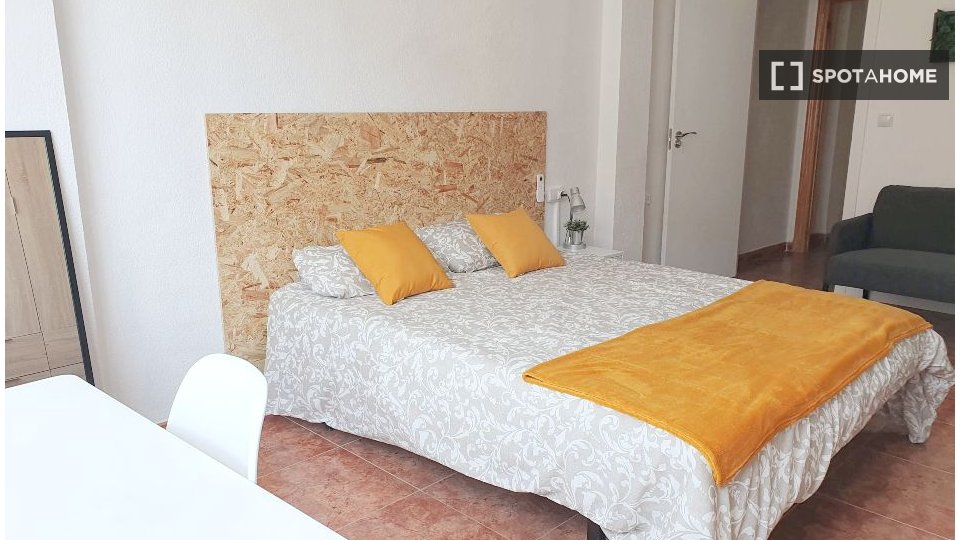 Double room Valencia, 5 beds — photo 12