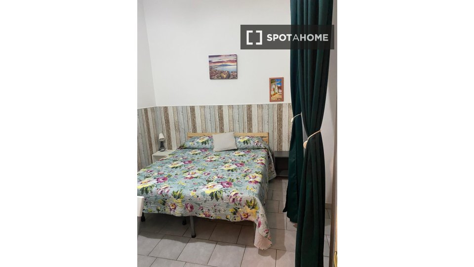 Double room Naples, 2 beds — photo 6