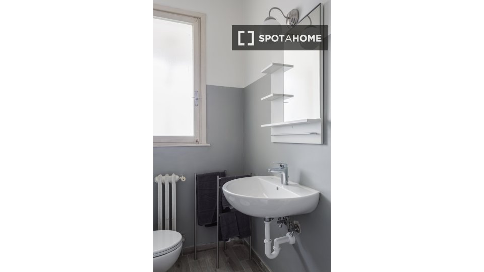 Double room Milan, 5 beds — photo 12