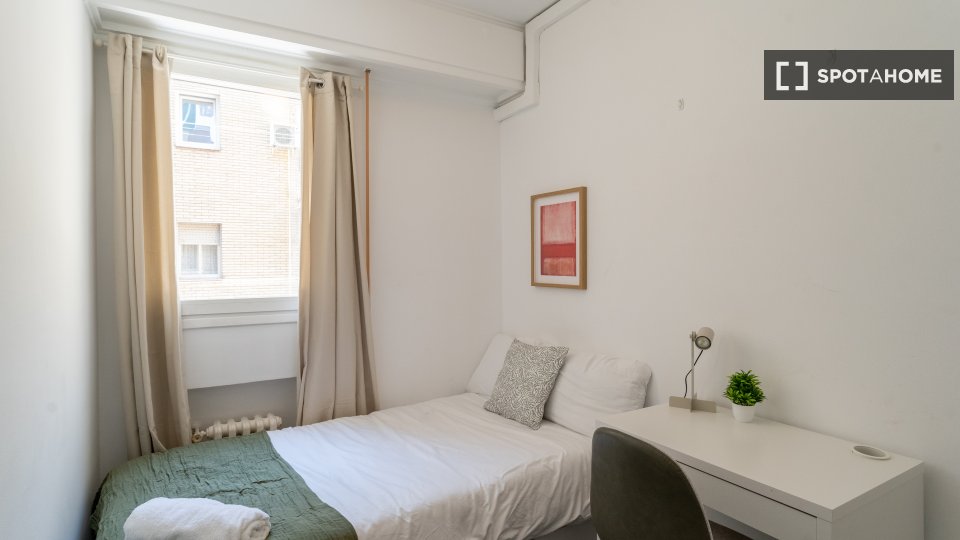 Double room Madrid, 7 beds — photo 21