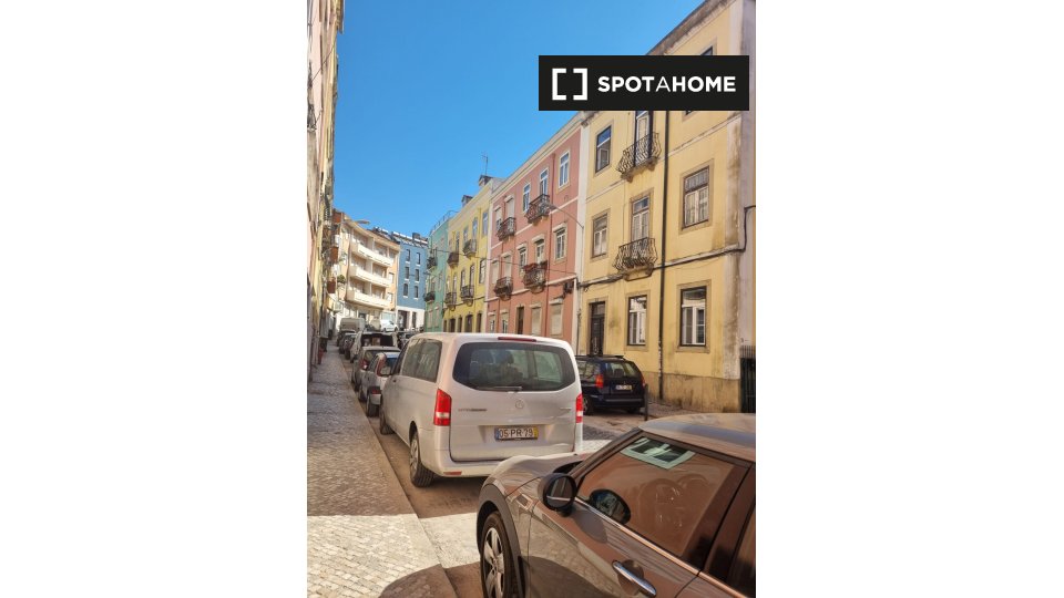 Apartment Lisbon, 3 beds, 96m² — photo 1