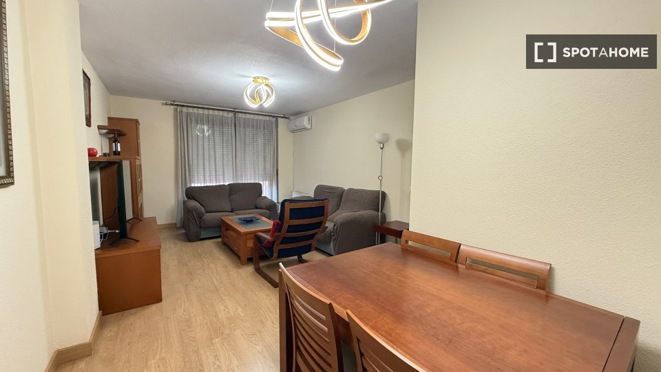 Double room Madrid, 3 beds, 130m² — photo 4