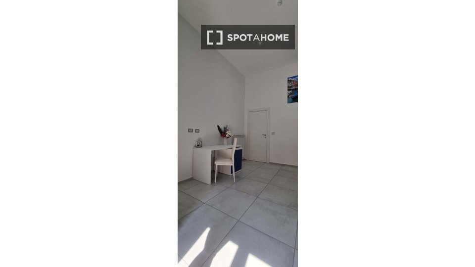 Double room Naples, 1 bed — photo 14