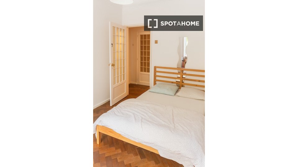 Double room Lisbon, 7 beds — photo 35