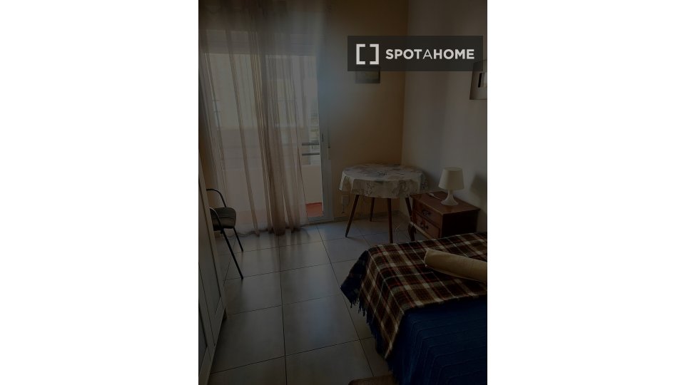 Double room Valencia, 3 beds — photo 5