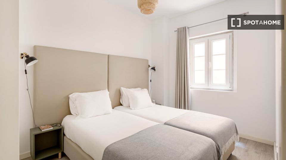 Apartment Lisbon, 3 beds — photo 13