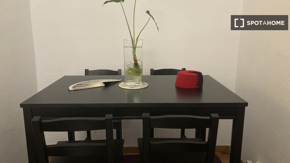 Double room Barcelona, 3 beds, 90m² — photo 9
