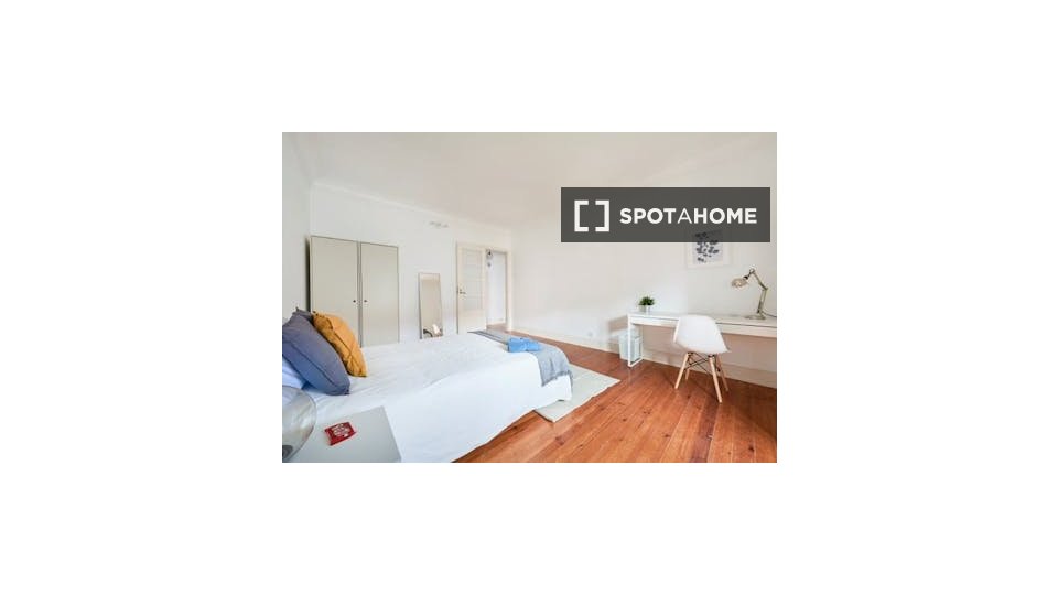 Double room Lisbon, 5 beds — photo 3