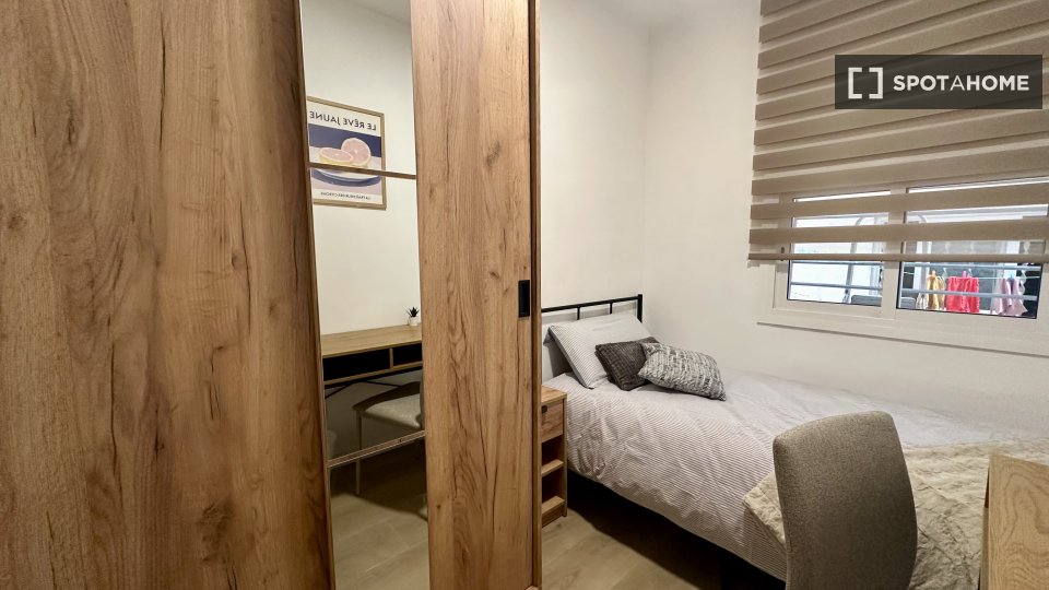 Double room Barcelona, 4 beds, 70m² — photo 42