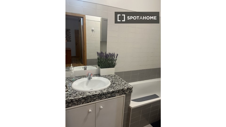 Double room Lisbon, 3 beds, 95m² — photo 16