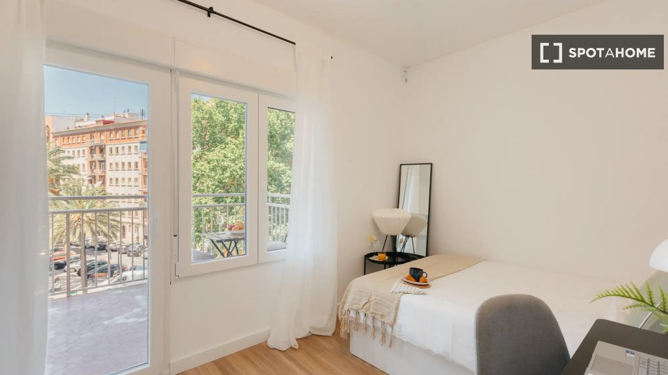 Double room Valencia, 5 beds — photo 4