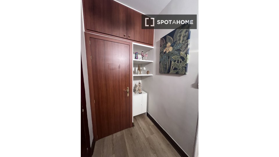 Double room Madrid, 8 beds, 275m² — photo 7