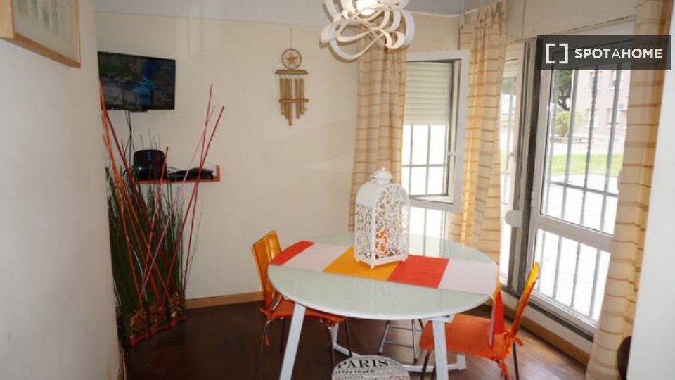 Double room Lisbon, 4 beds, 80m² — photo 7