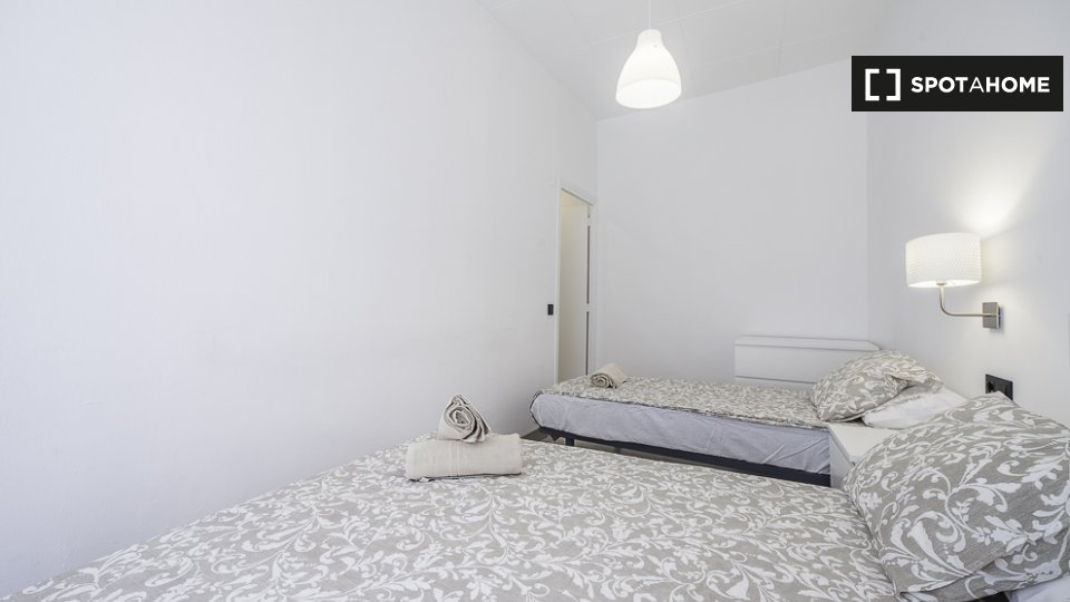 Double room Barcelona, 4 beds — photo 1