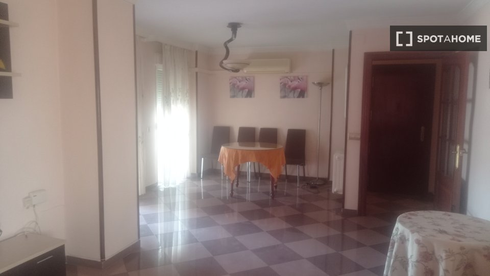 Double room Jaen, 3 beds — photo 3