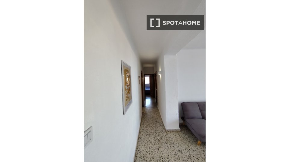 Double room Malaga, 3 beds, 80m² — photo 18