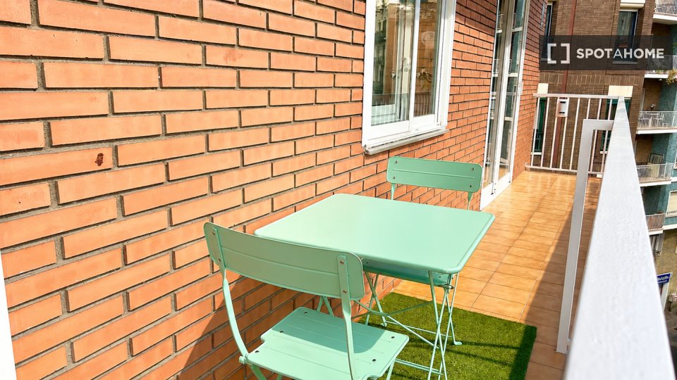Appartamento con 2 camere da letto in affitto a Navas, Barcellona.