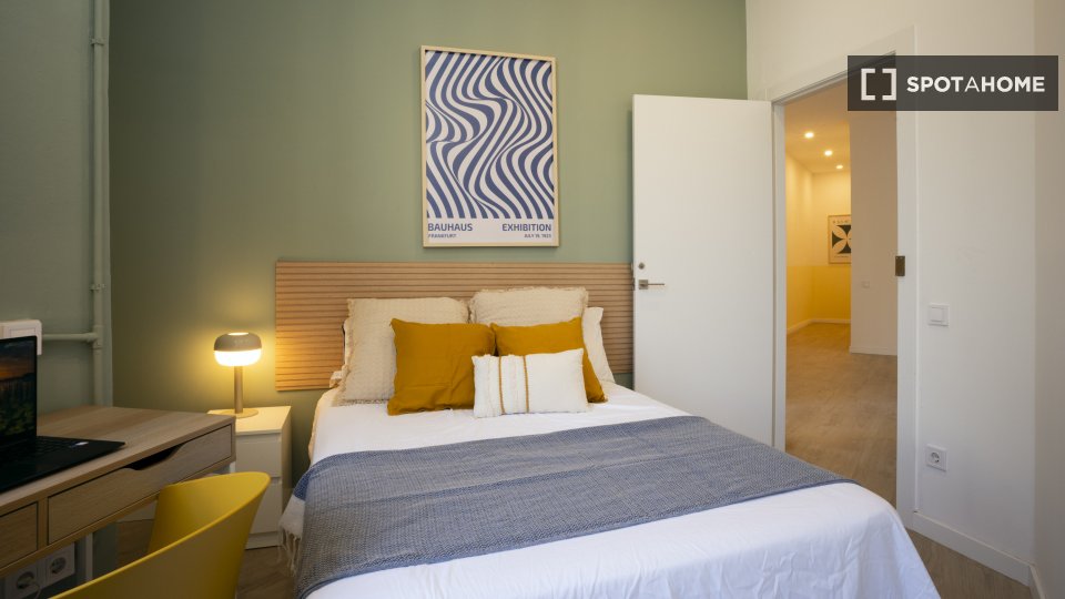 Double room Barcelona, 10 beds, 210m² — photo 10