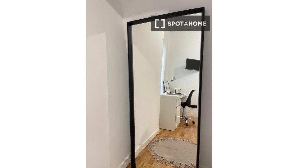 Double room Madrid, 7 beds — photo 19