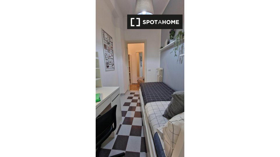 Double room Rome, 4 beds — photo 18