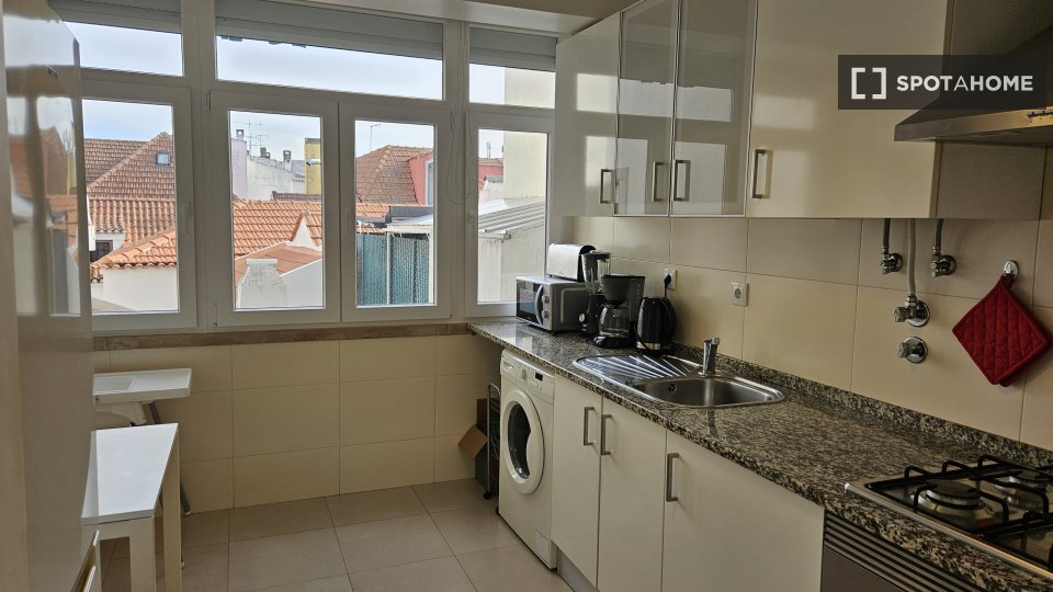 Apartment Lisbon, 2 beds — photo 17