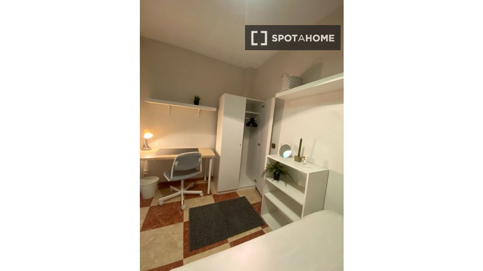 Double room Madrid, 4 beds — photo 14