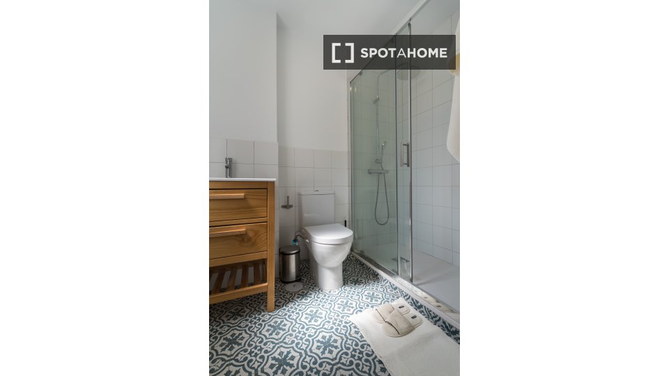 Double room Madrid, 10 beds, 380m² — photo 3