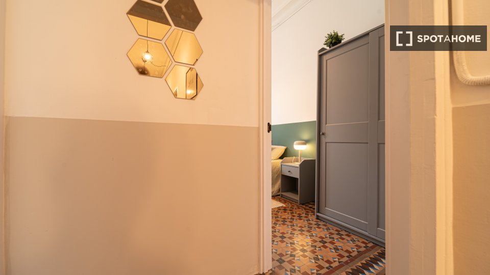 Double room Barcelona, 9 beds, 200m² — photo 9