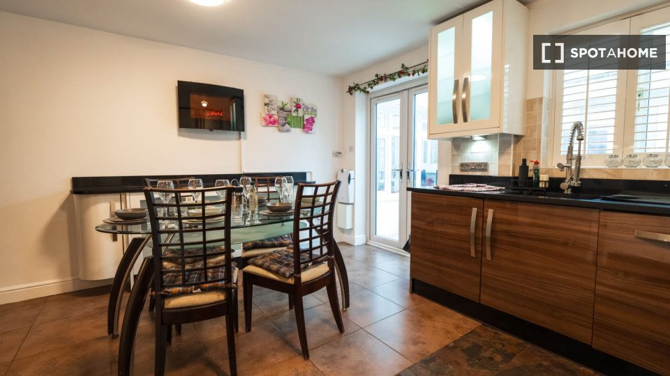 Apartment London, 4 beds, 102m² — photo 19