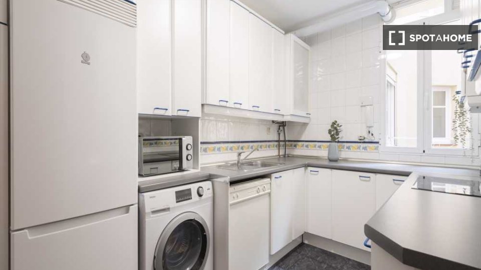 Double room Madrid, 4 beds — photo 13