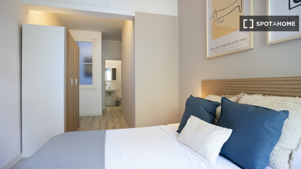 Double room Barcelona, 6 beds, 180m² — photo 4