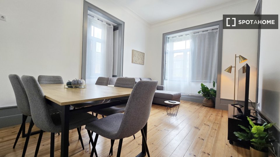 Apartment Coimbra, 4 beds, 160m² — photo 3