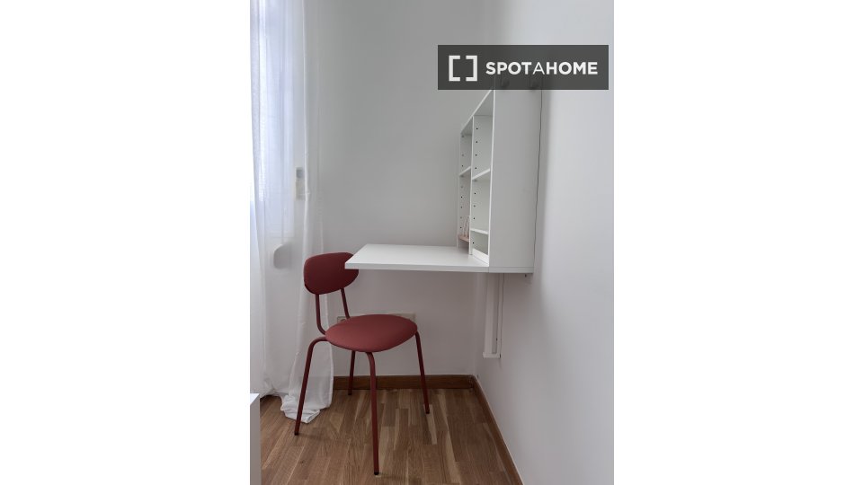 Double room Madrid, 5 beds — photo 10