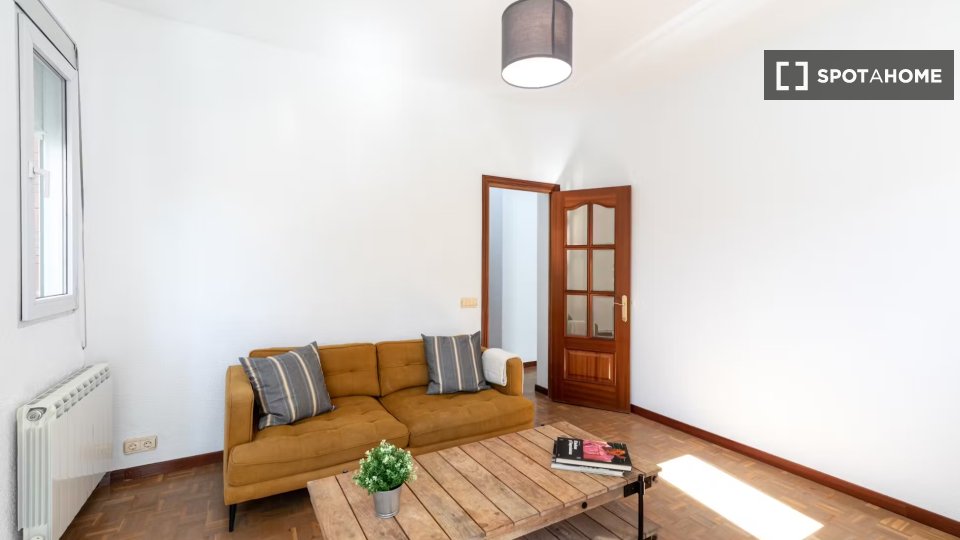 Double room Madrid, 4 beds, 99m² — photo 17