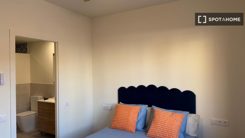 Double room Barcelona, 6 beds, 120m² — photo 56