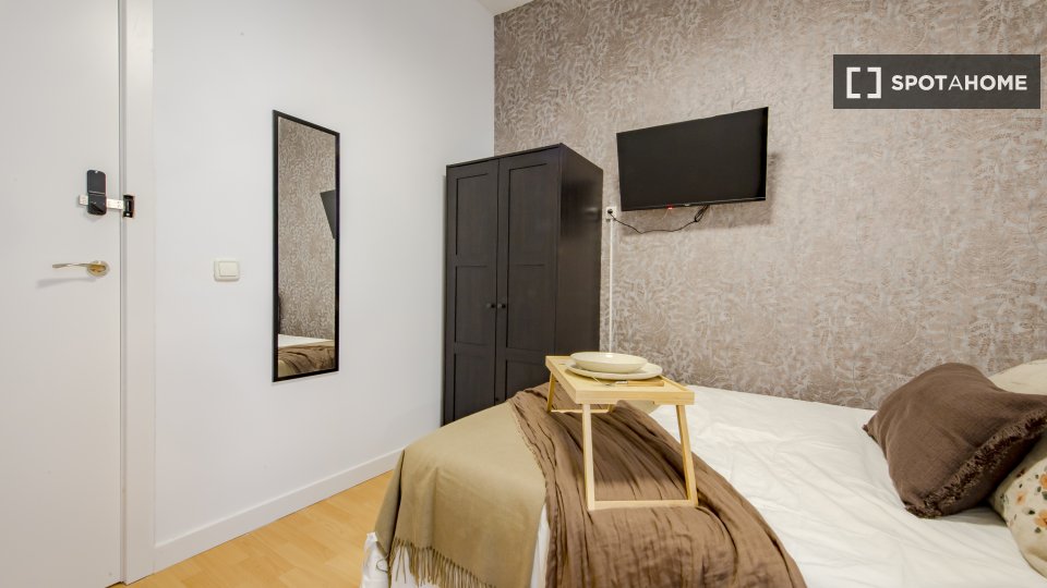 Double room Madrid, 4 beds, 70m² — photo 12