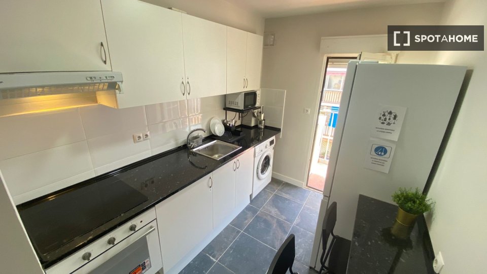 Double room Madrid, 4 beds — photo 17