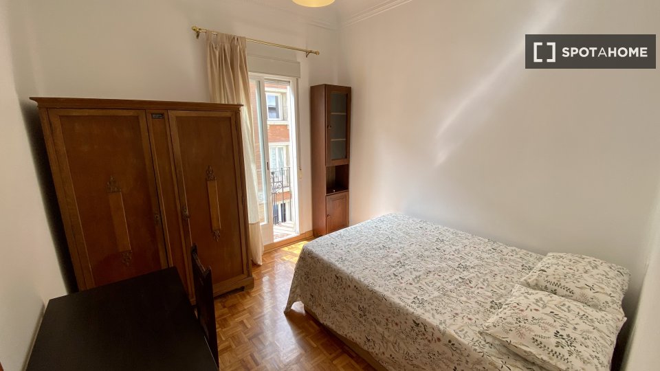 Double room Madrid, 5 beds, 120m² — photo 22