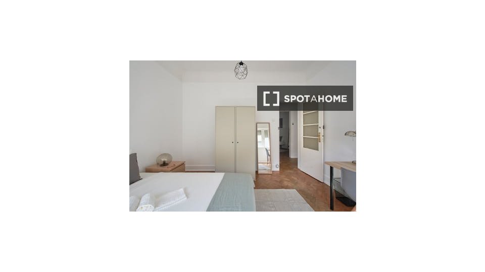 Double room Lisbon, 7 beds — photo 13
