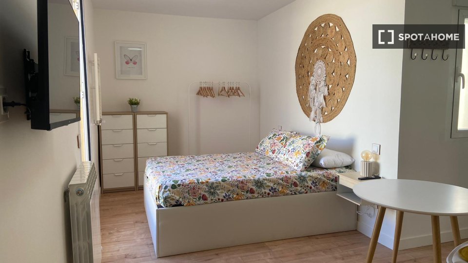 Double room Madrid, 3 beds — photo 7