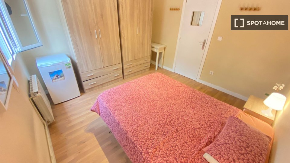 Double room Madrid, 6 beds — photo 5