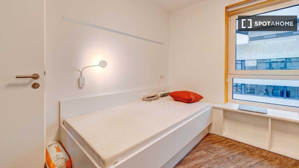 Double room Berlin, 3 beds, 36m² — photo 27