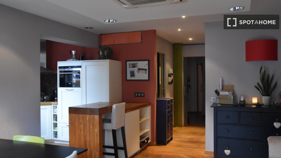Double room Brussels, 2 beds, 70m² — photo 4