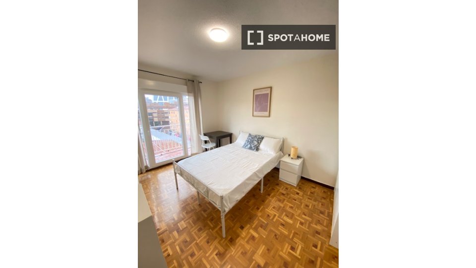 Double room Madrid, 3 beds — photo 5