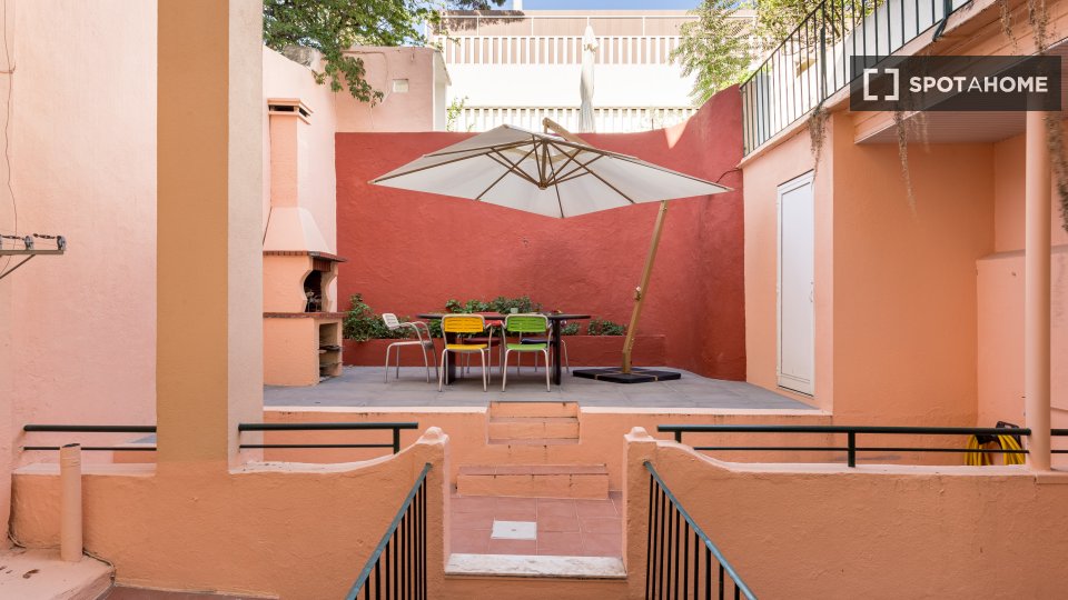 Apartment Lisbon, 2 beds, 108m² — photo 19