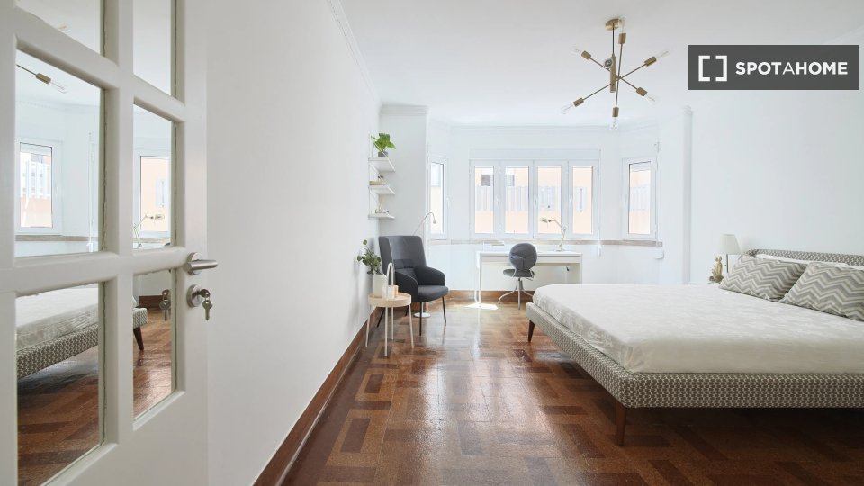 Double room Lisbon, 7 beds — photo 11