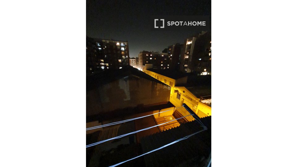 Double room Barcelona, 2 beds, 60m² — photo 2