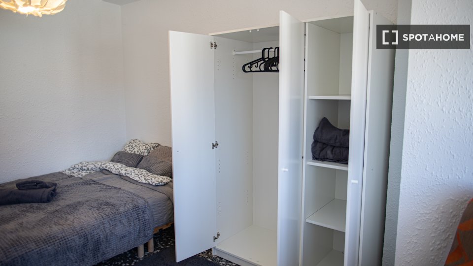 Double room Valencia, 4 beds, 140m² — photo 1