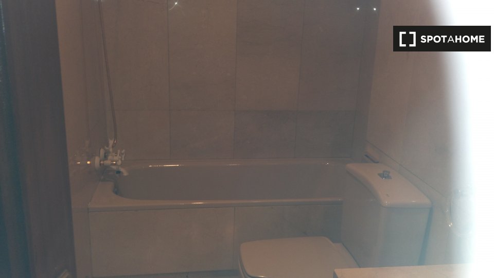 Double room Madrid, 5 beds, 140m² — photo 7