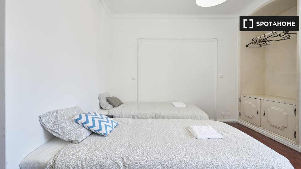 Double room Lisbon, 8 beds — photo 8